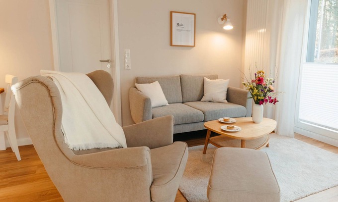 Ratzeburg Apartment | The vacation apartment with three terraces is located between the forest and the lake