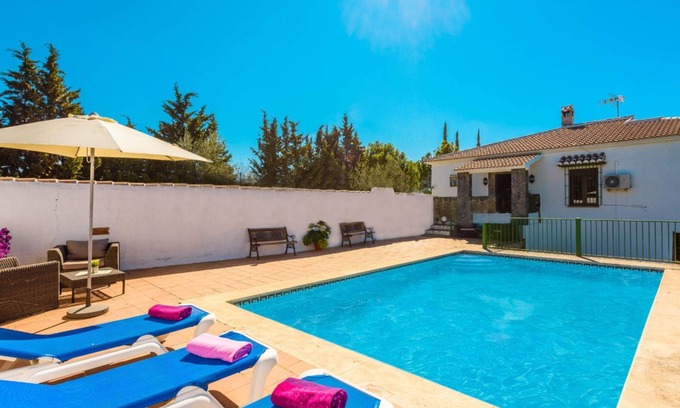 Alozaina Cottage | THE VALLEYS OF ANA: relax and comfort in the middle of nature.