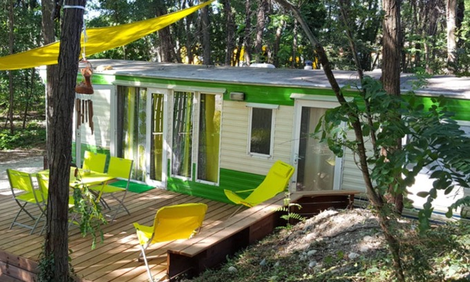 Chateauneuf-sur-Isere House | The Ver de terre mobile home