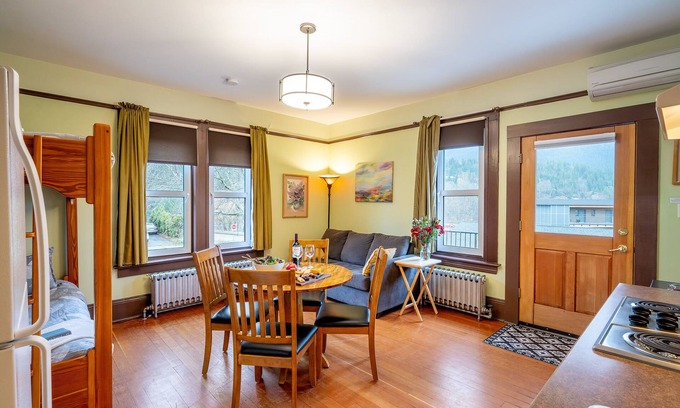 Nelson House | The Victoria Suite
