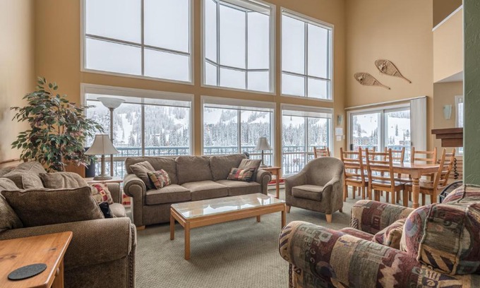 Silver Star Mountain House | The View