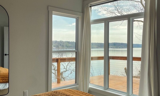 Grove Cabin | 'The View on Grand' Epic Lake Views Modern Luxury