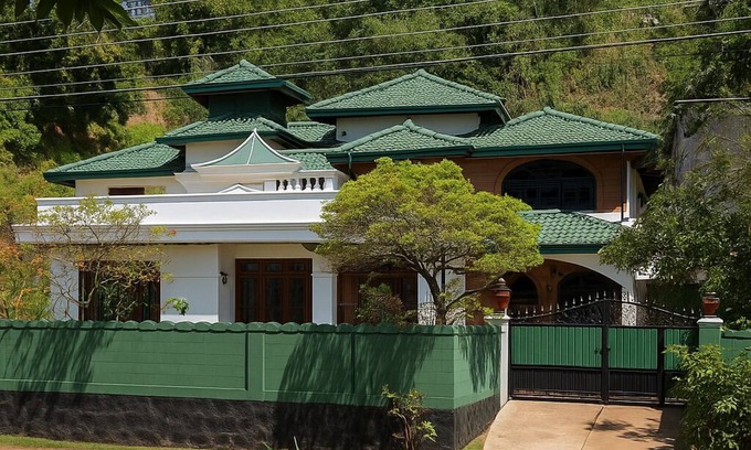 Peradeniya House | The Villa Angeline