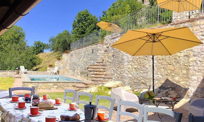 Villa Collemandina Villa | THE VILLA OF THE RED MARBLE VILLAGE