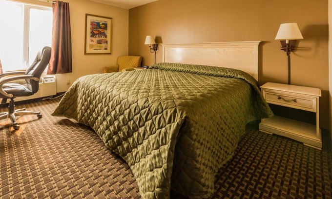 Elora Hotel | The Village Inn