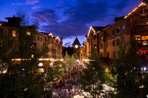 Mammoth Lakes Resort | The Village Lodge