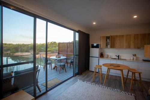 Wilyabrup Villa | The WABi Cabin - Perfect Couples Retreat