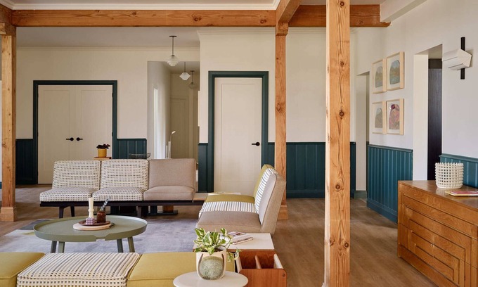 Corbyville House | The Wallace House | 20 Person Luxury Accommodations | Black Bear Ridge Resort