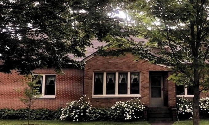 Monterey House | The Wamsley House 9 miles from Culver Academynn