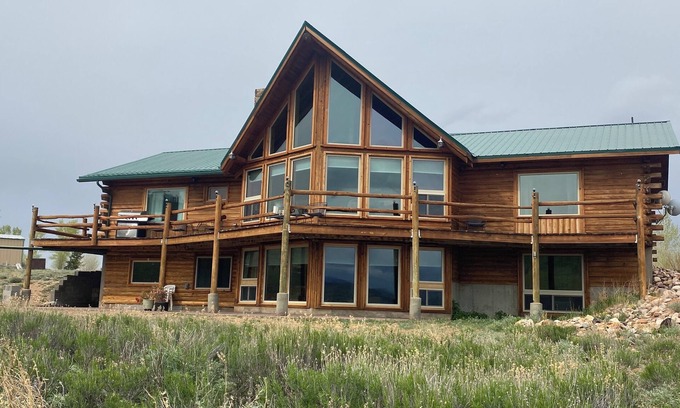 Walden House | The Wapiti Retreat @ 22 West
