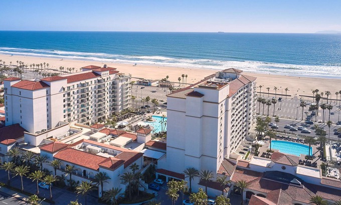 Huntington Beach Resort | The Waterfront Beach Resort, A Hilton Hotel