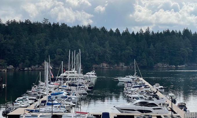 Regional District of Nanaimo Hotel | The Waterfront Suites and Marina