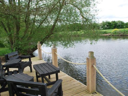 Tiddington House | The Waters Edge Guest House