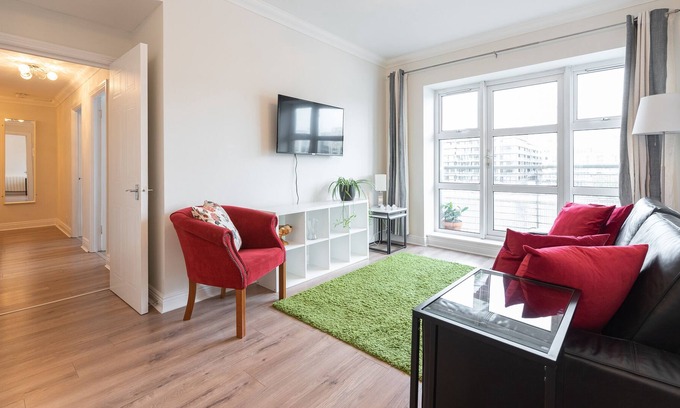 Grand Canal Dock Apartment | The Waterside 2