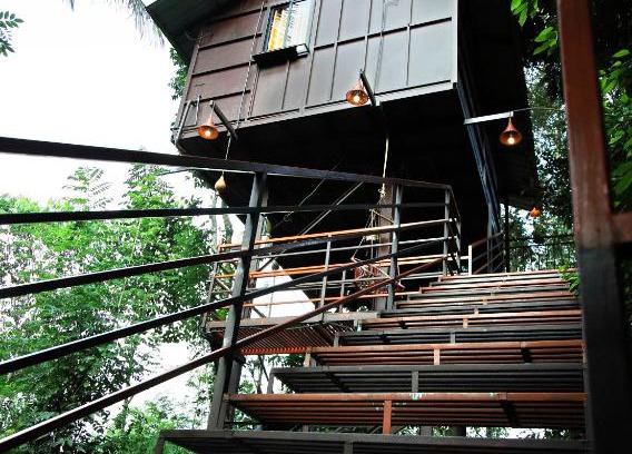 Kunchithanny House | The wayside valley cottage