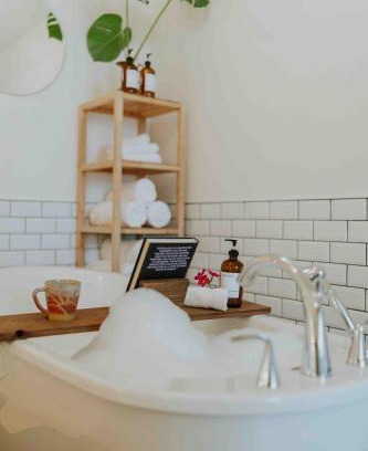 Chemainus Apartment | The Wayward Inn