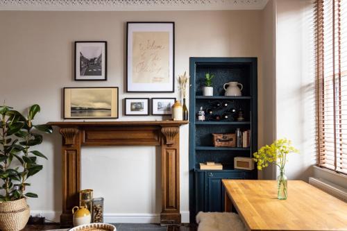 Inverkip Apartment | The Wee Shop, Stylish Two Bed Flat in Inverkip Village