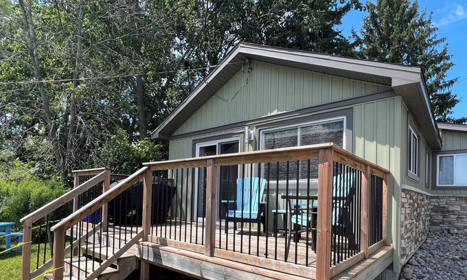 Bloomfield House | The Wellington: Waterview Couple's Getaway