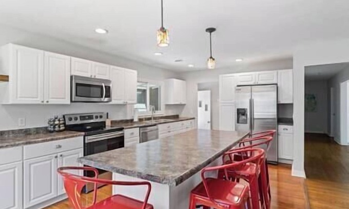 Norton Shores House | The Wendover