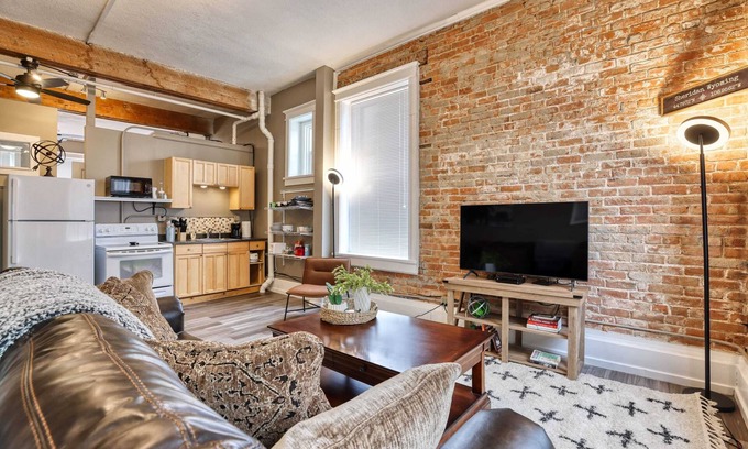 Sheridan Apartment | The Western - Dual Suite Wyo Stays Experience