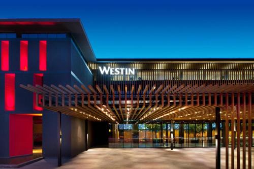 Yanta Qu Hotel | The Westin Xi'an - Enjoy 2 Free bottles of beer