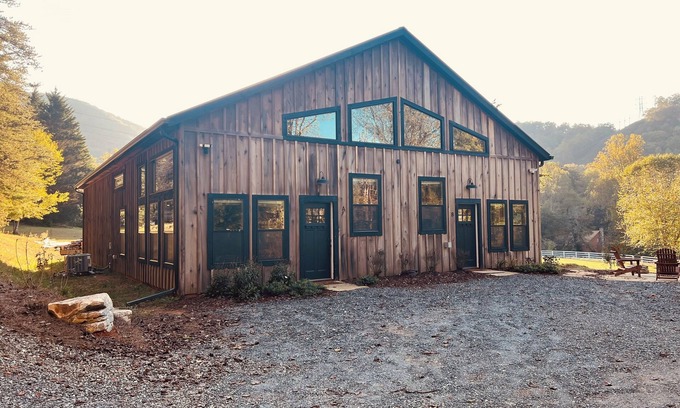 Cullowhee House | The Whee Farm Bro Haus: Farm Stay in the Smokies