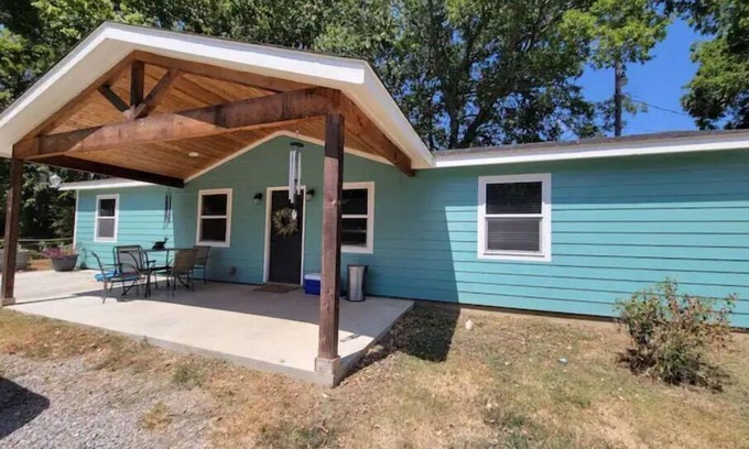 Durant Apartment | The Whistle Stop