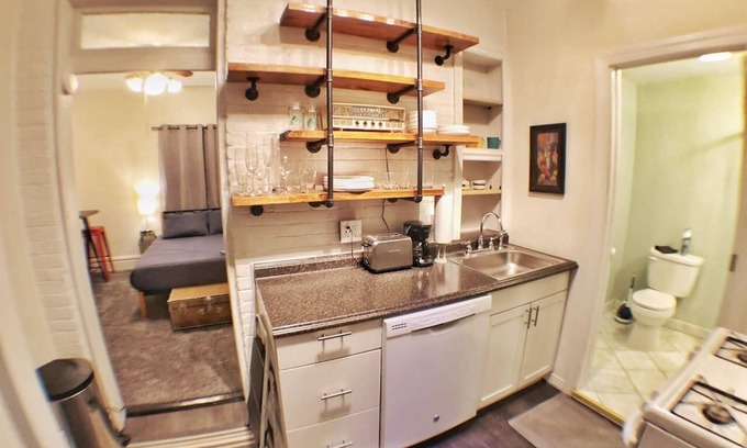 University District Apartment | The White Brick Studio @ OSU & Short North