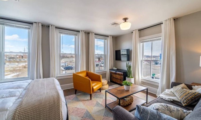 Cedar Rapids Apartment | The White Elephant Loft