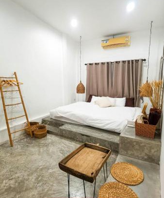 Hai Ya House | The White House - 2min to Old City - Near Walking Street