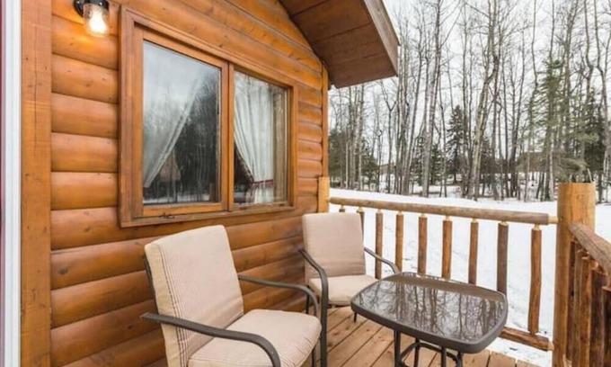 Division No. 11 Cabin | The White Tail Cabin - Bear Creek Cabins