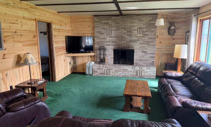 Gould City Cabin | The Whitetail Lodge-Cabin #8