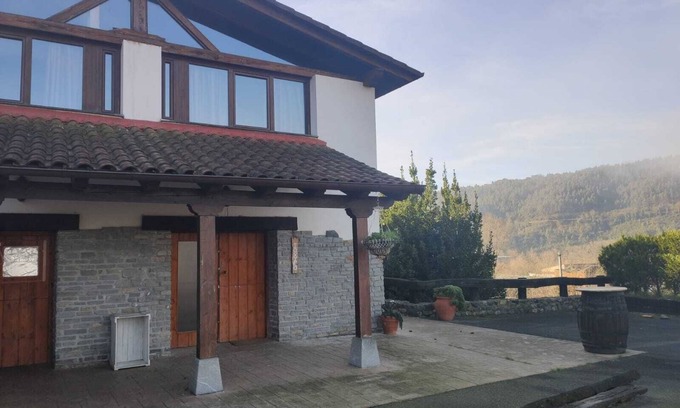 Aizarnazabal Cottage | The whole cabin for 12-16 prs