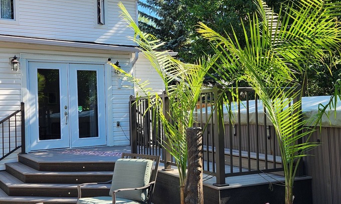 South Lethbridge Villa | The whole villa is yours to enjoy 💙 pool - hottub too!