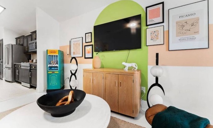 Lubbock House | The Wild Tumbleweed-NEW & Near Parks