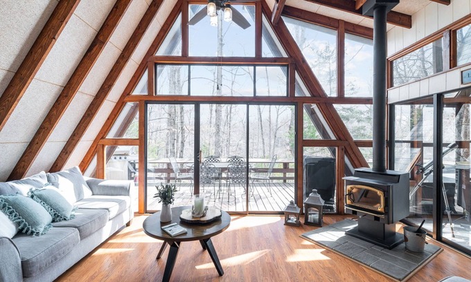 Wright City Ski Chalet | The Wildflower Chalet by Innsbrook Vacations!