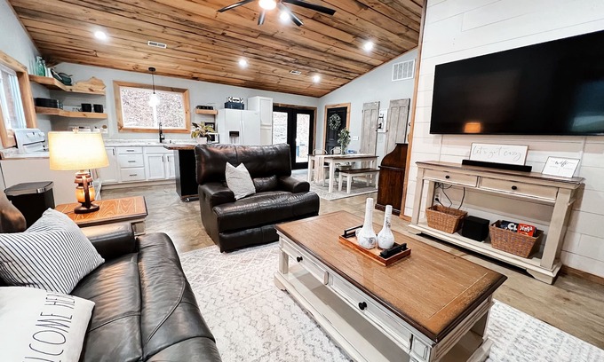 Pittsburg Cottage | The Wildrock Cottage