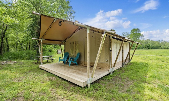 Peace Valley RV Rental | The Willa- our largest accomodation