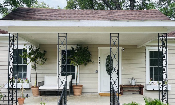 Austin Ave. House | The Wilson House