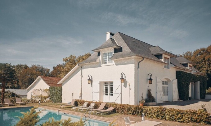 Jurancon Cottage | The Winery on the Clos Mirabel Estate sleeps 6-9 guests