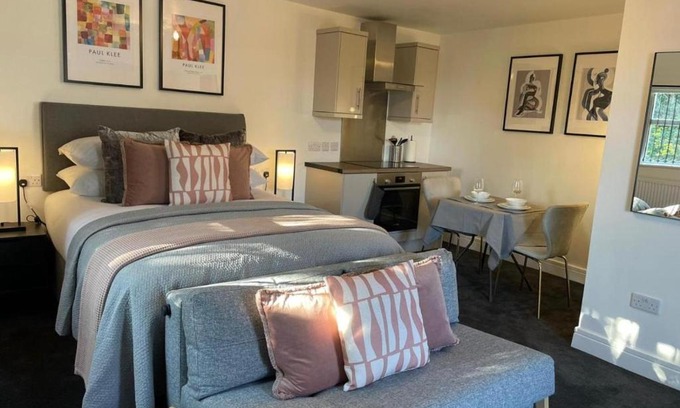 Wednesbury Hotel | The Woden Boutique Hotel Walsall M6 J9
