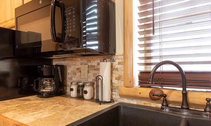 Indian River Apartment | The Wolverine Lodge at The Totem Lodges