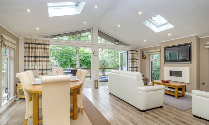 Congleton Ski Chalet | The Woodlands Retreat
