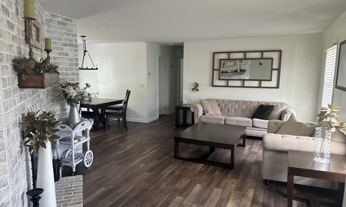 Grandville House | 🪵🤍The Wright way to stay- 15 MINUTES to Grand Rapids🤍🪵