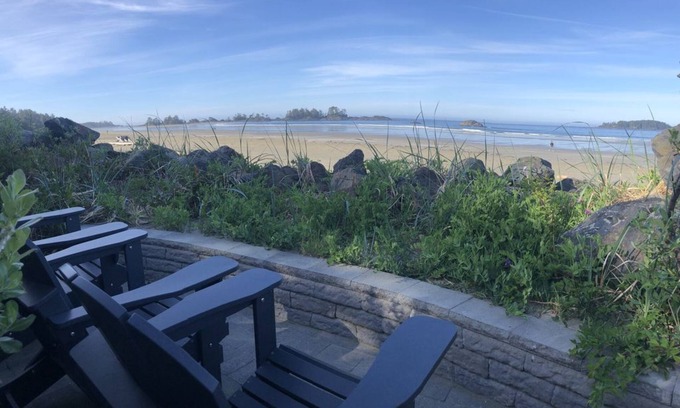 Tofino House | The Yacht House, Tofino B.C.