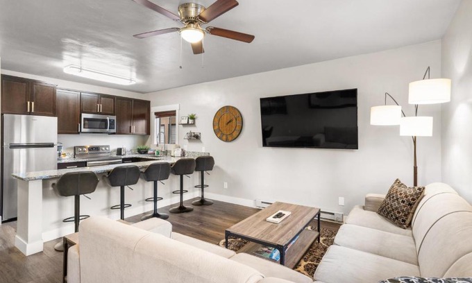West Yellowstone Apartment | The Yellowstone Hideaway Unit B