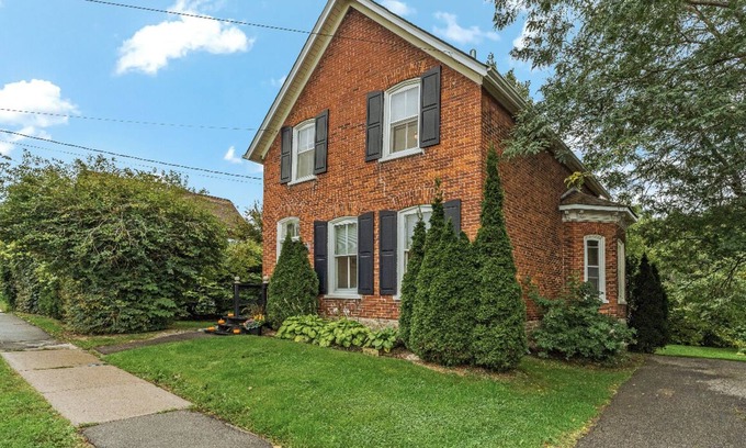 Prince Edward House | The York | Picton | 4 Bedrooms