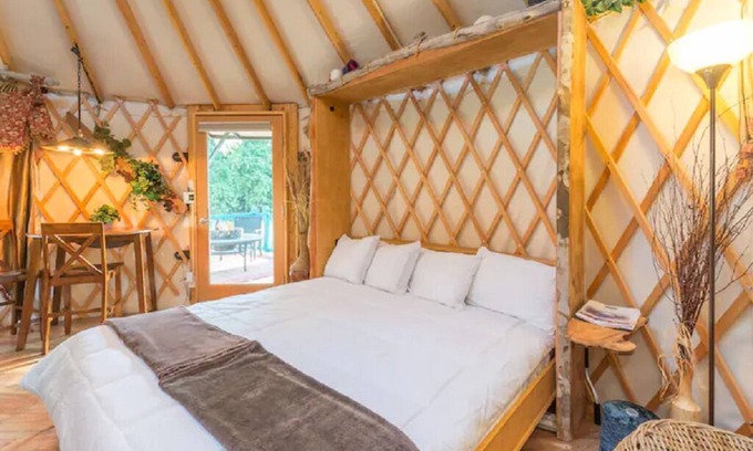 Geneva Cabin | The Yurt at Danville, romantic glamping in rural Central FL