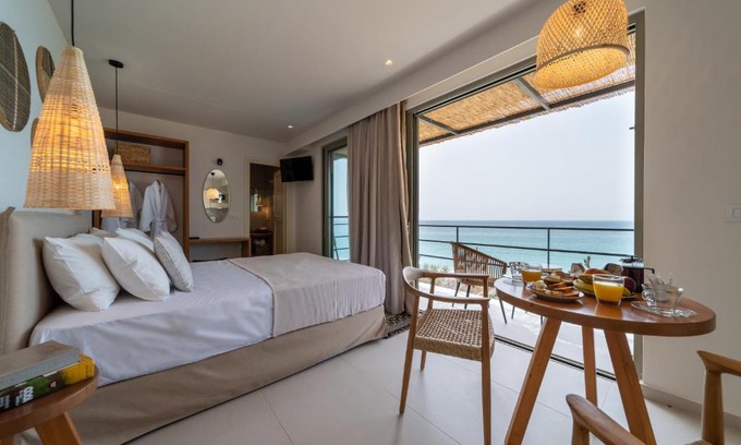 Lourdata Apartment | Thea Beachfront Suites in Lourdas beach