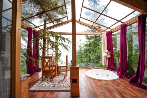 Banjar Apartment | Thecozynest Jacuzzi treehouse